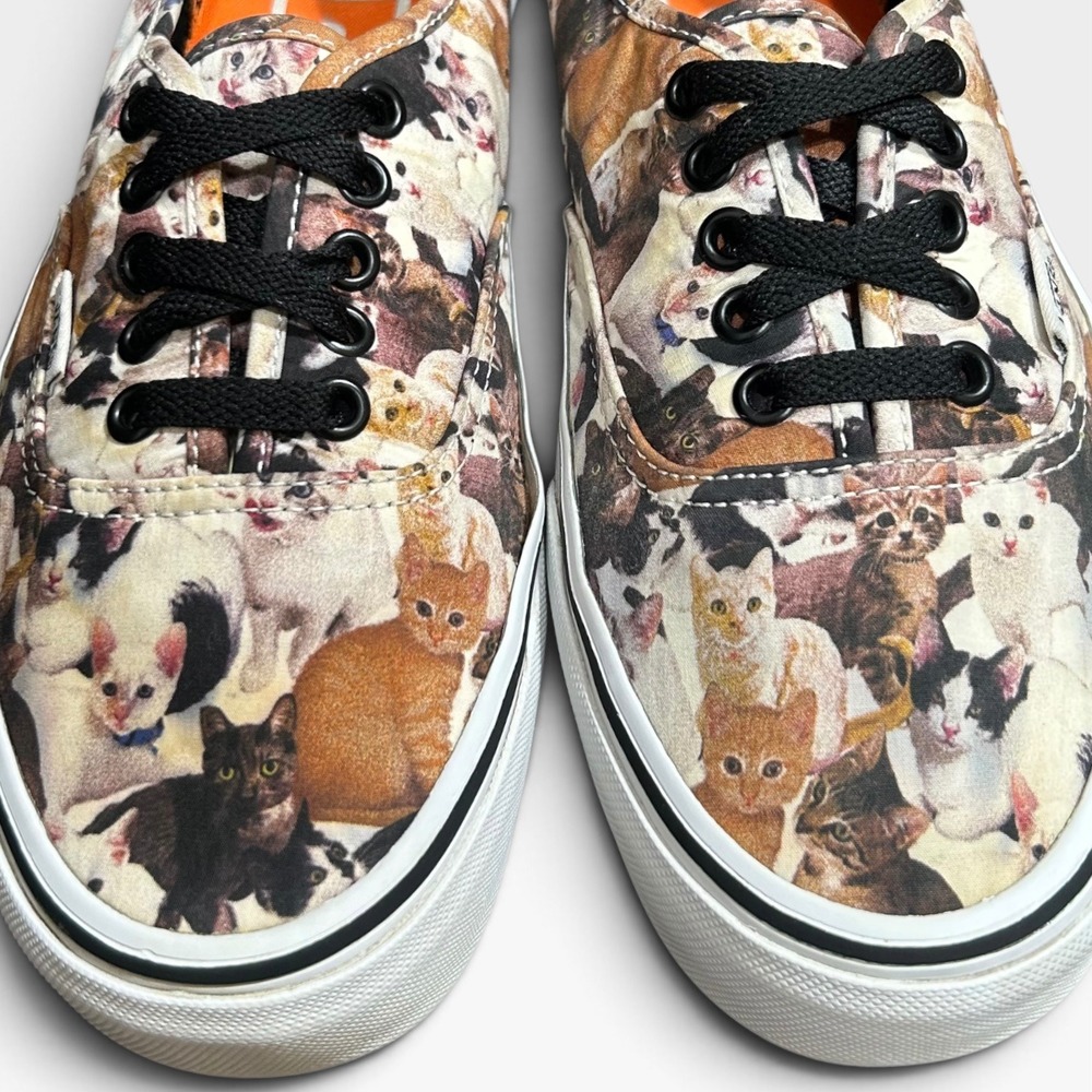 Vans ASPCA Authentic Cat Print Women's Low Top Sneaker Urban Outfitters W 9 M7.5
